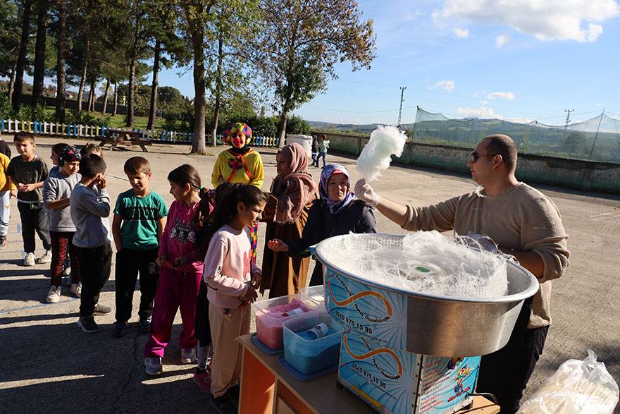 İstanbul'daki Genç Bafralılardan Bafra'daki Öğrencilere Kış Ya 1