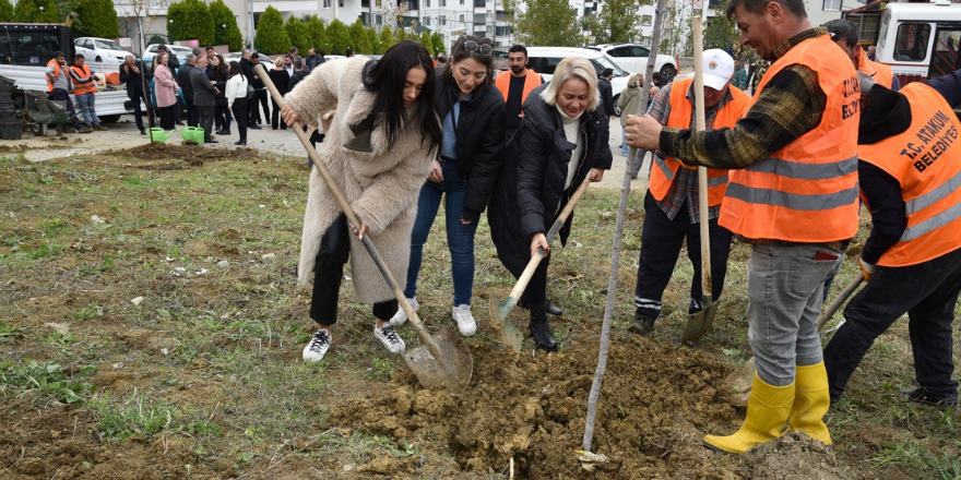 Atakum’da 215 Fidan ve 2 Bin 400 Çalı Dikildi