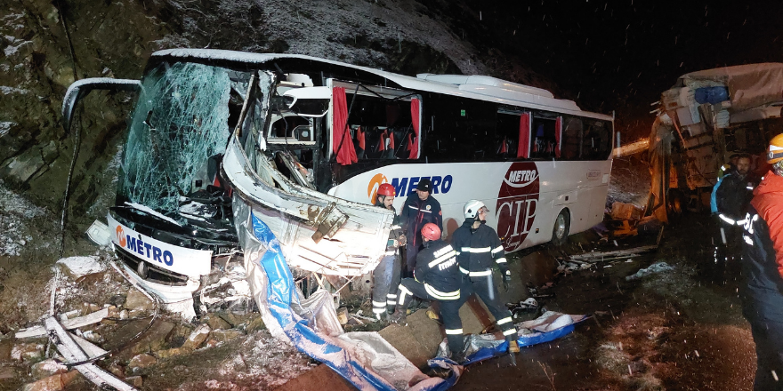 Samsun'da Yolcu Otobüsü Kazası: 1 Ölü, 21 Yaralı