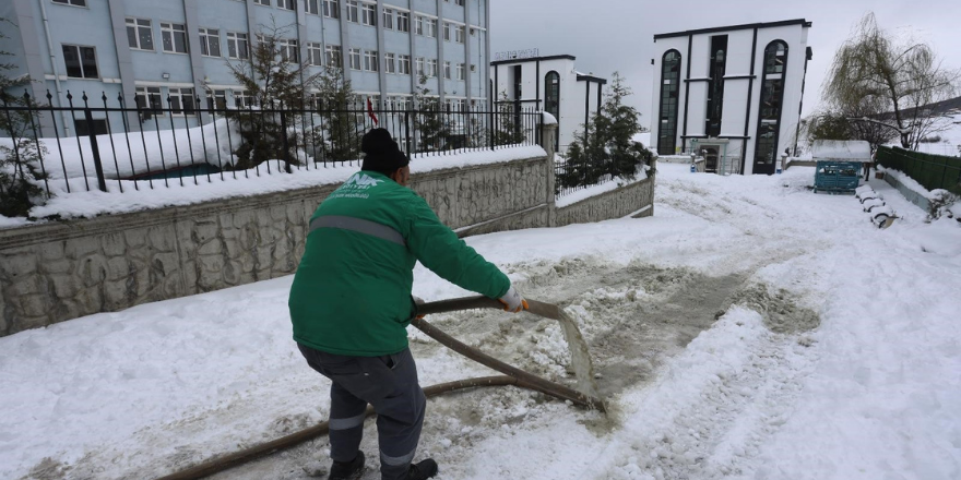 Canik’te Okul Bahçelerine Solüsyon Uygulandı