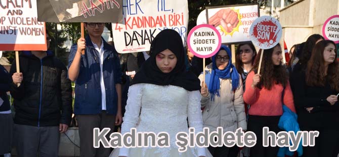 Bafralı öğrenciler kadına şiddete hayır dedi