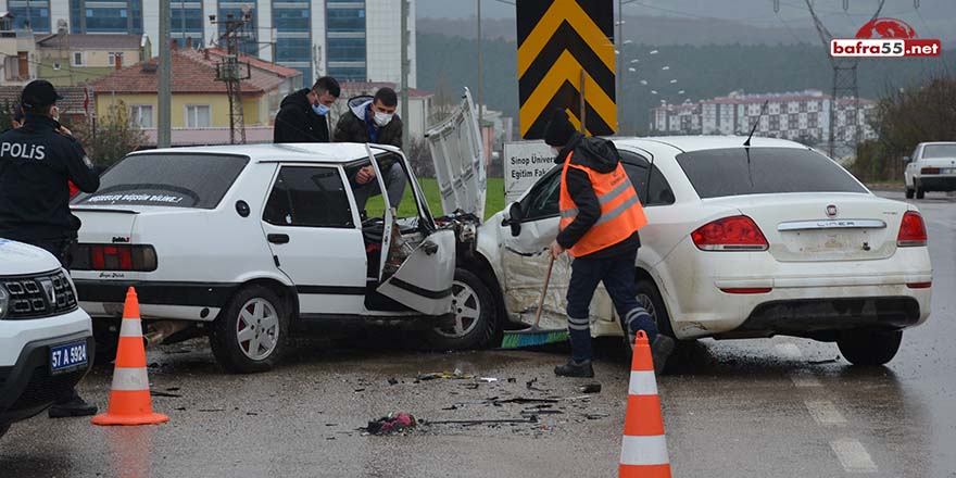 Sinop’ta kavşakta kaza: 1 yaralı