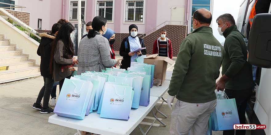 Atakum Belediyesi’nden üniversite adaylarına soru bankası desteği