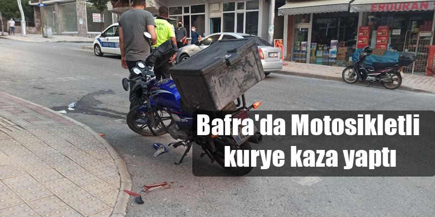 Bafra'da Motosikletli kurye kaza yaptı