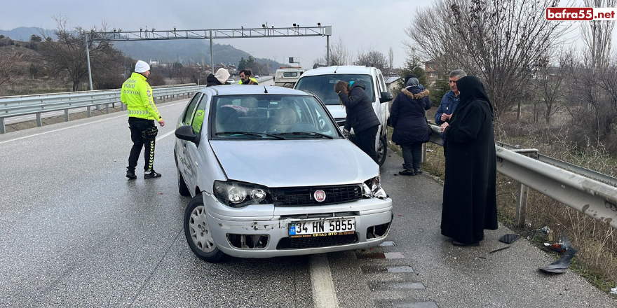 Samsun istikametinde yoldaki buzlanma kazaya sebep oldu