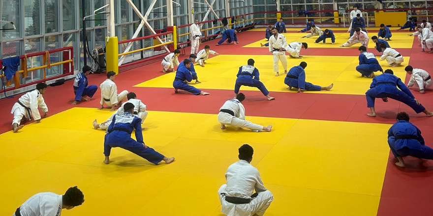 Judo Ümit Milli Takım kampı Samsun'da devam ediyor