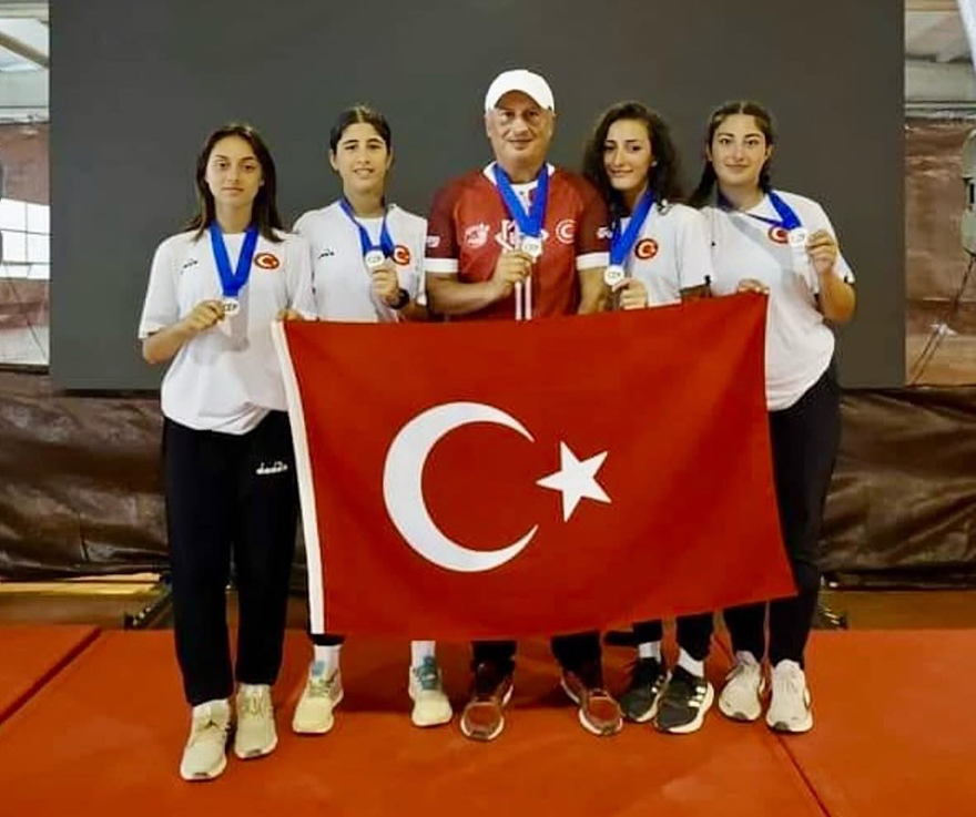 alacamspor-bocce-takimi-sporculari-avrupa-sampiyonasinda-turkiyeyi-gururla-temsil-etti-2.jpg