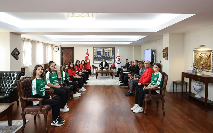 alacamspor-bocce-takimindan-samsun-valisi-orhan-tavliya-tesekkur-ziyareti-bafra55-haberi.jpg