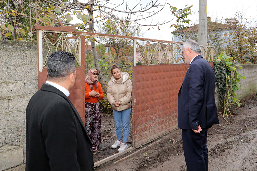 bafra-belediyesinden-cetinkaya-mahallesine-beton-yol-hizmeti-3.jpg