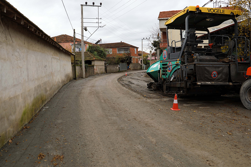 bafra-belediyesinden-cetinkaya-mahallesine-beton-yol-hizmeti-4.jpg