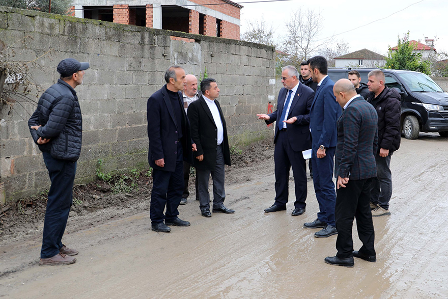 bafra-belediyesinden-cetinkaya-mahallesine-beton-yol-hizmeti-5.jpg