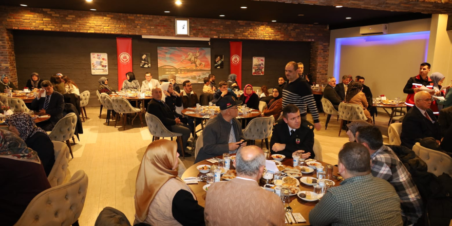 bafra-kaymakamligindan-sehit-aileleri-ve-gazilere-iftar-yemegi-verildi-19.png