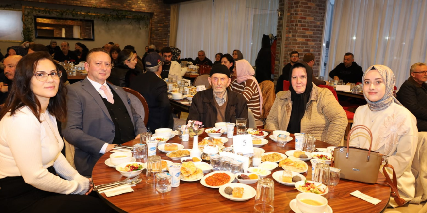 bafra-kaymakamligindan-sehit-aileleri-ve-gazilere-iftar-yemegi-verildi-2.png