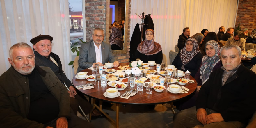 bafra-kaymakamligindan-sehit-aileleri-ve-gazilere-iftar-yemegi-verildi-3.png