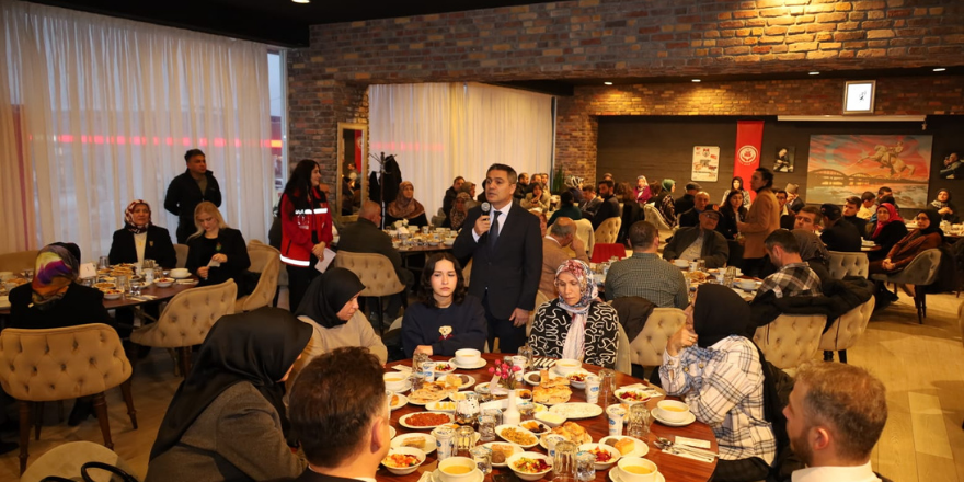 bafra-kaymakamligindan-sehit-aileleri-ve-gazilere-iftar-yemegi-verildi-4.png