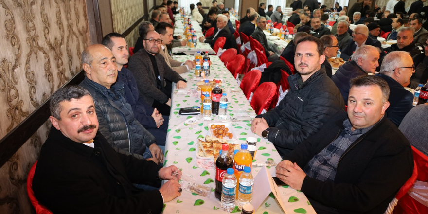 bafra-madeni-sanatkarlar-odasi-maneviyat-dolu-iftar-yemegi-duzenledi-10.png