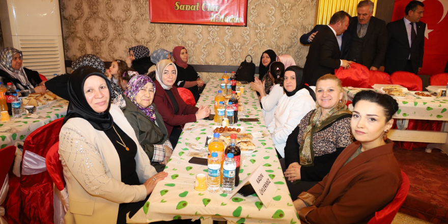 bafra-madeni-sanatkarlar-odasi-maneviyat-dolu-iftar-yemegi-duzenledi-11.png