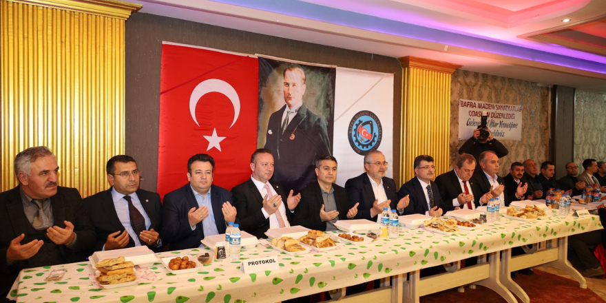 bafra-madeni-sanatkarlar-odasi-maneviyat-dolu-iftar-yemegi-duzenledi-15.png