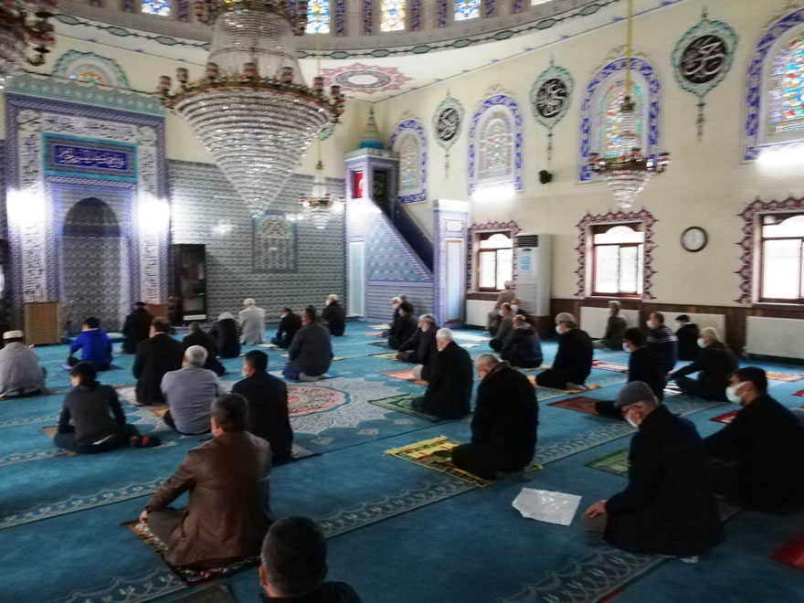 bafrada-buruk-bayram-namazi-3.jpg