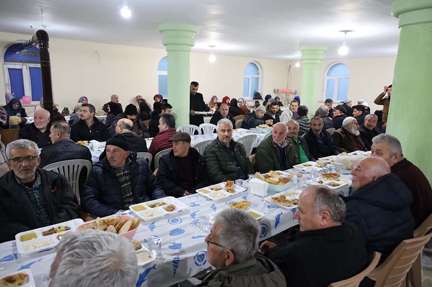 bafrada-koseli-mahallesinde-imece-usulu-iftar-yemegi-9.jpg