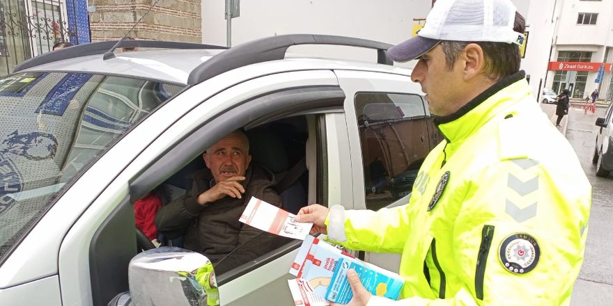 bafrada-trafik-haftasi-etkinligi-duzenlendi3.jpg