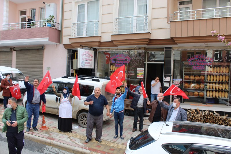 Bafra'nın Balkonlarında 23 Nisan Coşkusu 