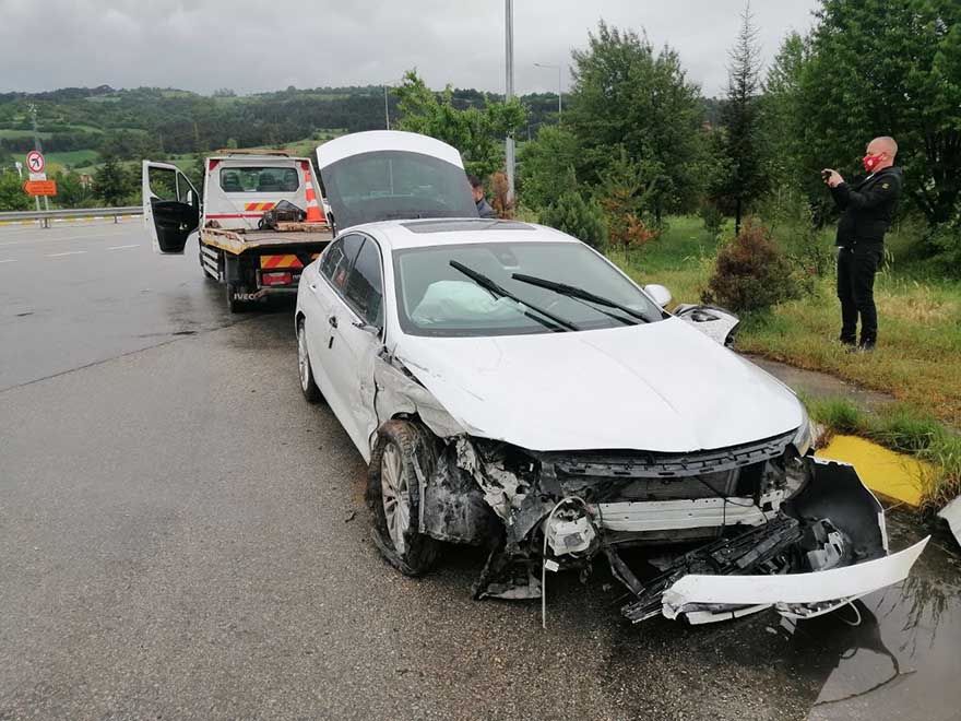 mhp-milletvekilleri-temde-kaza-yapti-3.jpg