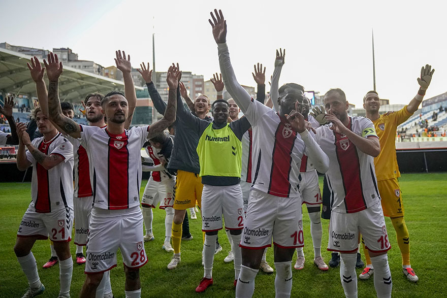 samsunspor-kasimpasa-deplasmaninda-gol-sov-yapti-skor-4-1-15.jpg