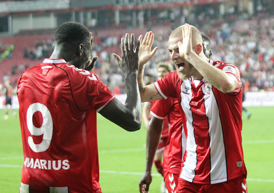 samsunspor-rams-basaksehiri-2-0-maglup-etti-1.jpg