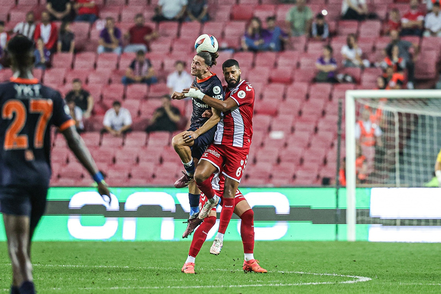 samsunspor-rams-basaksehiri-2-0-maglup-etti-3.jpg