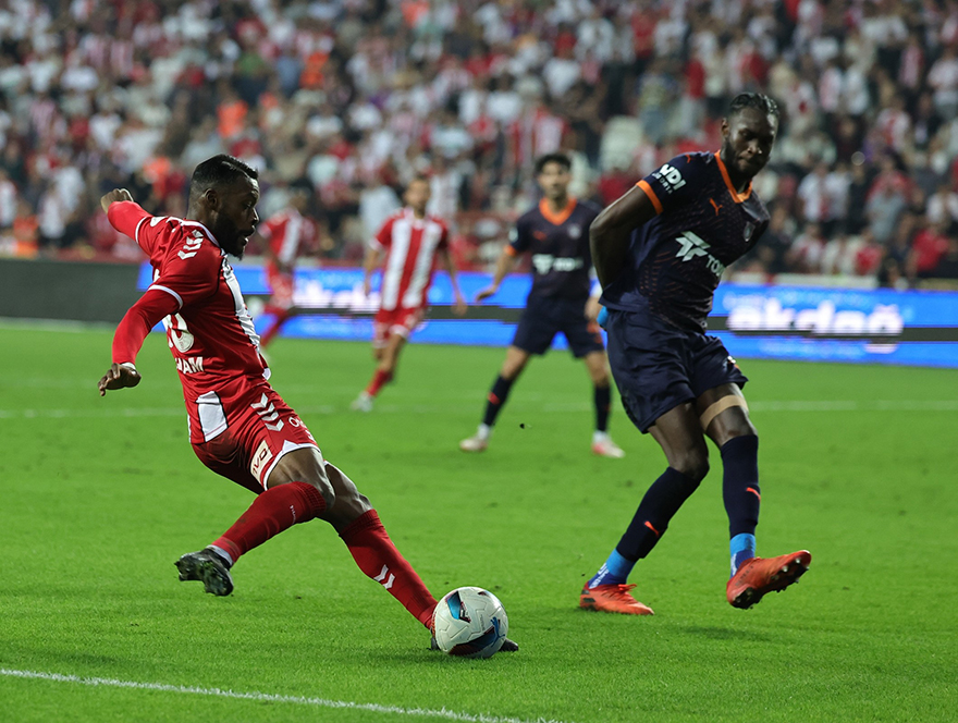 samsunspor-rams-basaksehiri-2-0-maglup-etti-5.jpg