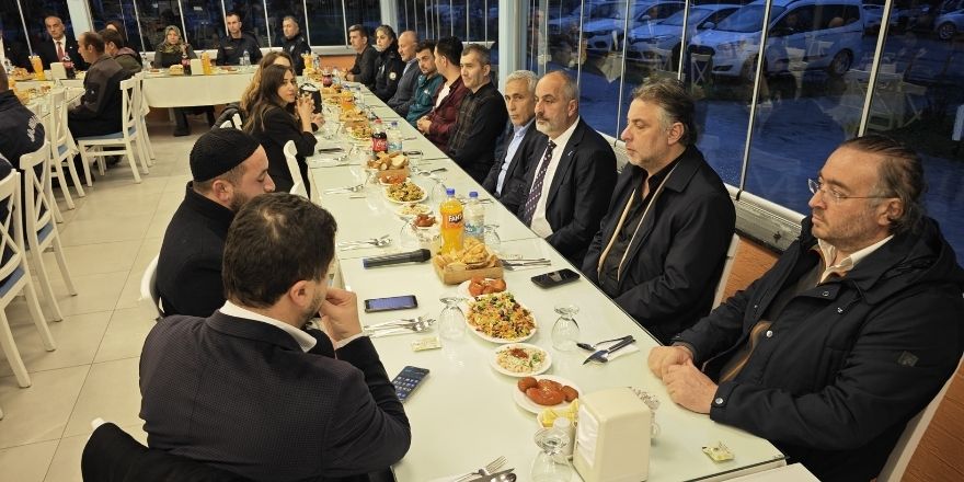 yakakentte-sehit-aileleri-ve-gaziler-onuruna-iftar-programi-duzenlendi.jpg